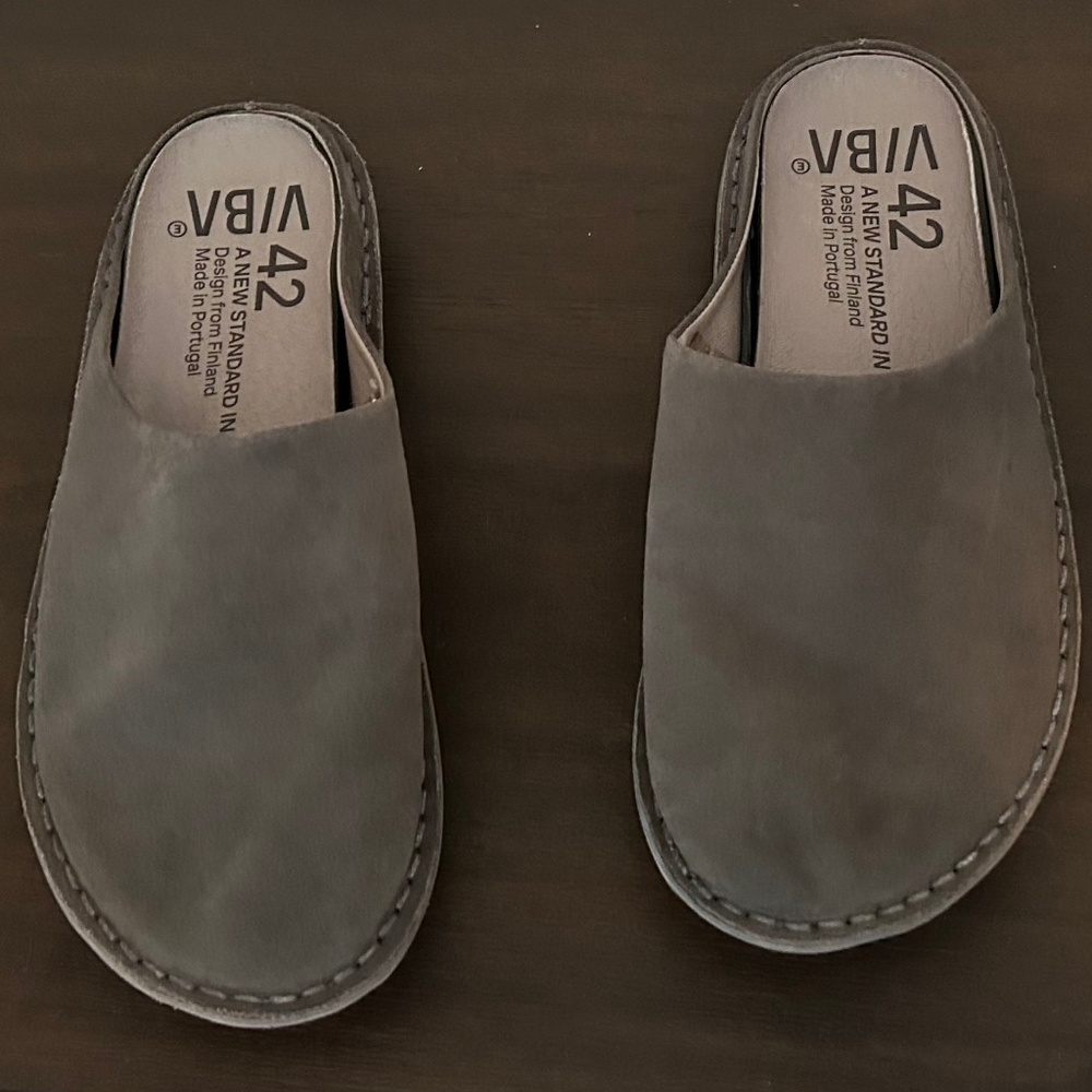 VIBA Suede Slipper